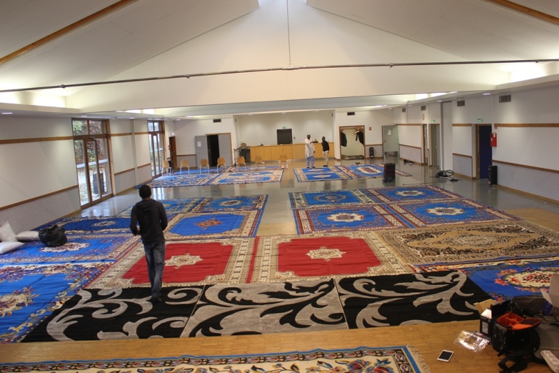 Photo Veille Magal Mise En Place Salle Et Coran Et Mbernde
