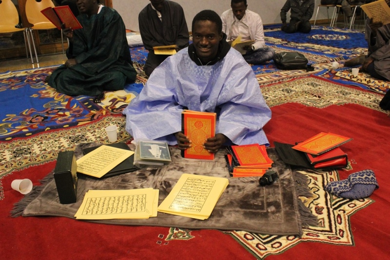 Photo Veille Magal Mise En Place Salle Et Coran Et Mbernde