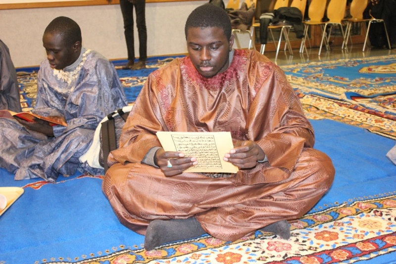 Photo Veille Magal Mise En Place Salle Et Coran Et Mbernde