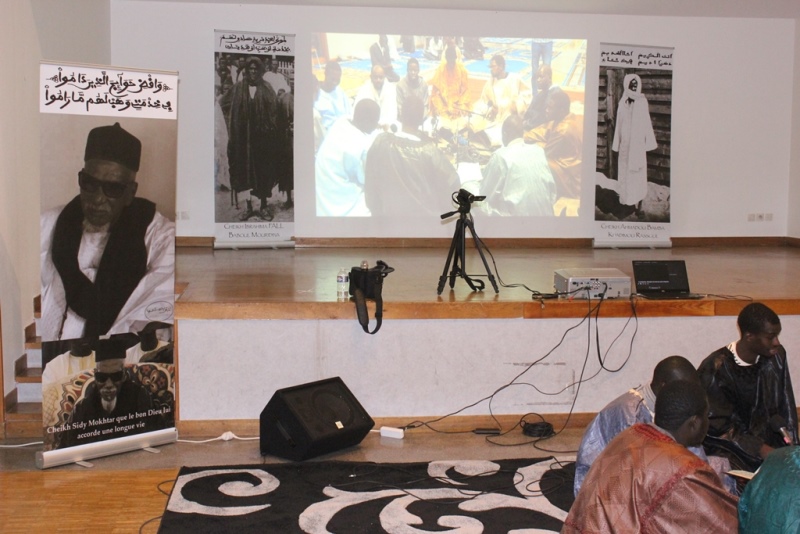 Photo Veille Magal Mise En Place Salle Et Coran Et Mbernde