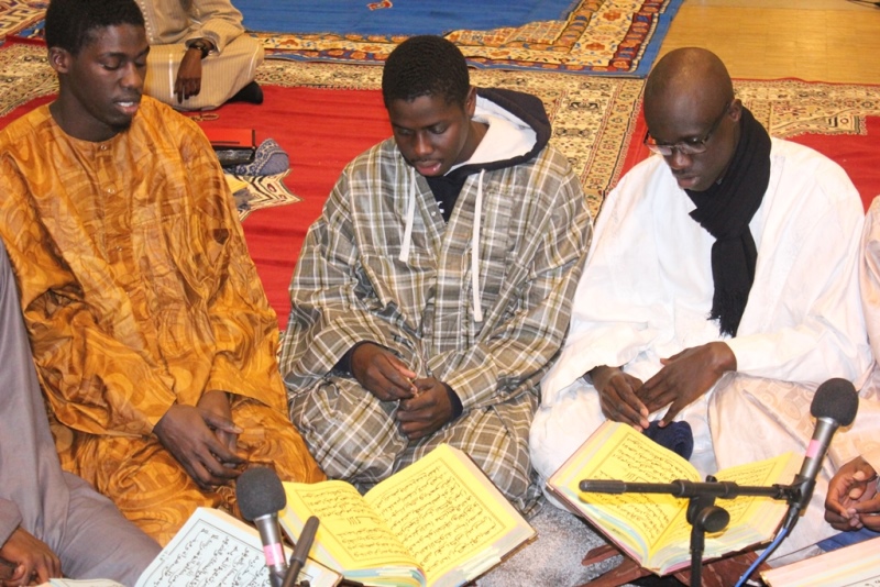 Photo Veille Magal Mise En Place Salle Et Coran Et Mbernde