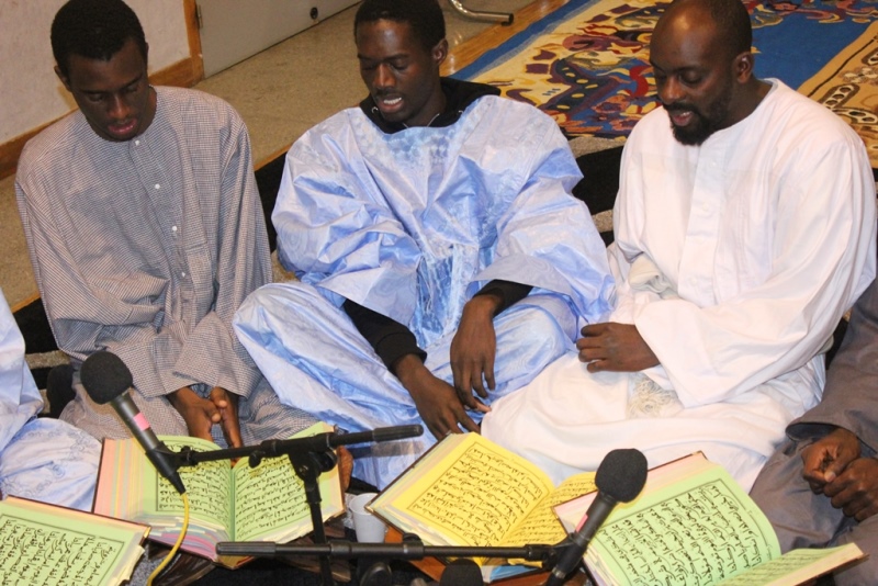 Photo Veille Magal Mise En Place Salle Et Coran Et Mbernde