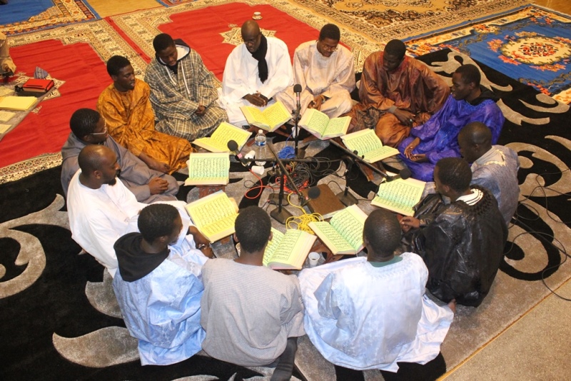 Photo Veille Magal Mise En Place Salle Et Coran Et Mbernde