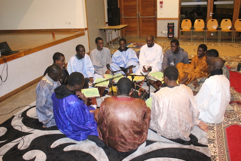 Photo Veille Magal Mise En Place Salle Et Coran Et Mbernde