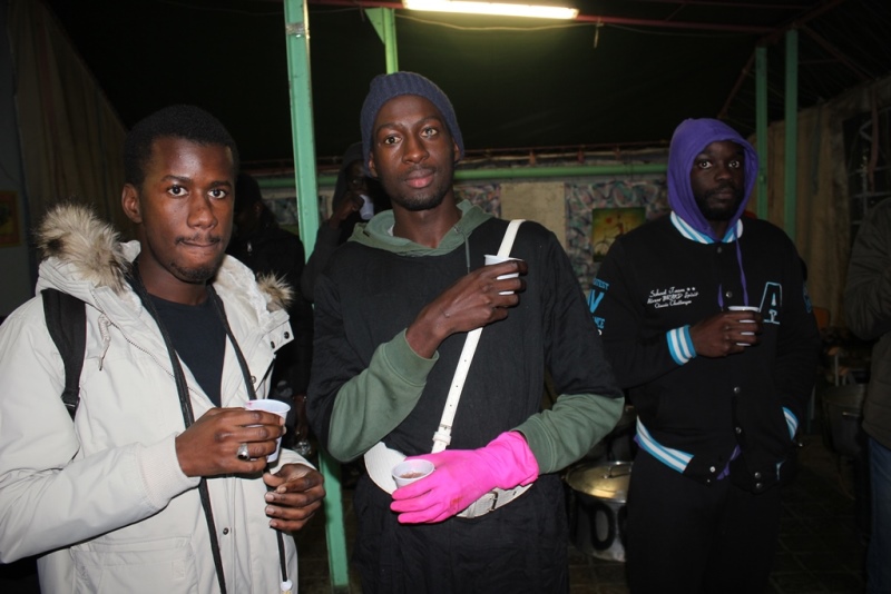 Photo Veille Magal Mise En Place Salle Et Coran Et Mbernde