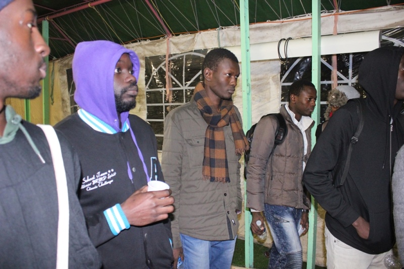 Photo Veille Magal Mise En Place Salle Et Coran Et Mbernde